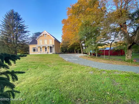 449 Tamarac Rd, Troy, NY 12180