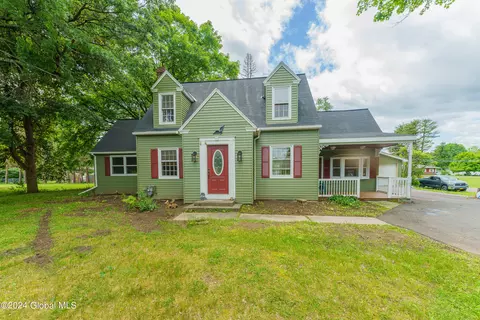 202 Glenmont Rd, Glenmont, NY 12077