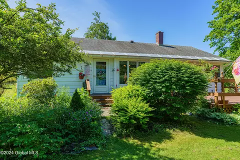 4 Pearl St, Cambridge, NY 12816