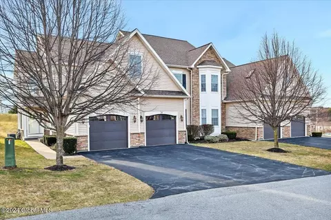 16 Beacon St, Ballston Spa, NY 12020