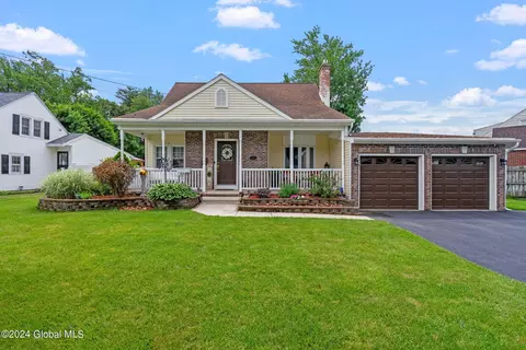 27 Priscilla Ln, Schenectady, NY 12306
