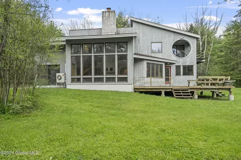 104 Morningstar Ln, Feura Bush, NY 12067