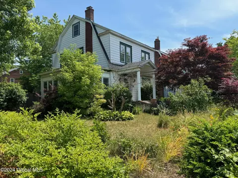 957 Washington Ave, Albany, NY 12206