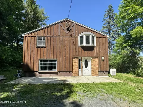 169 Diamond Hill Rd, Delmar, NY 12054