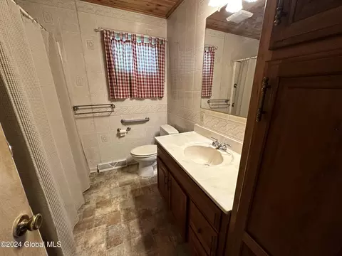 Bath - 26 Bertone Dr, Schenectady, NY 12306 photo 1 of 1