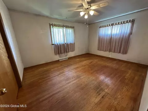 Bedroom - 26 Bertone Dr, Schenectady, NY 12306 photo 1 of 2