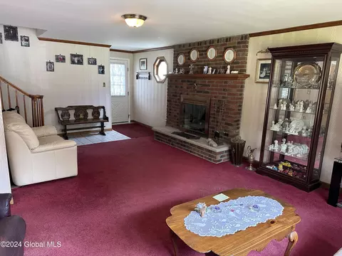 Living - 1219 Libby Ave, Schenectady, NY 12309 photo 2 of 7