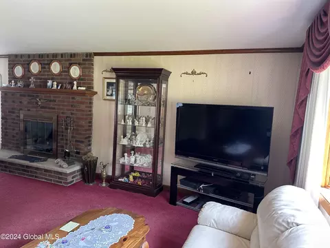 Living - 1219 Libby Ave, Schenectady, NY 12309 photo 3 of 7