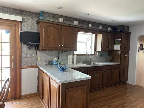 Kitchen - 1219 Libby Ave, Schenectady, NY 12309 photo 4 of 7