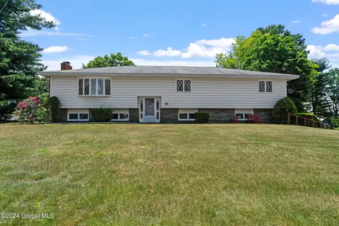 13 Jean Ave, Loudonville, NY 12211