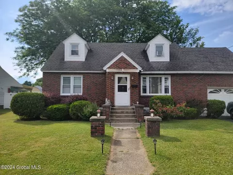 2827 Wellington Ave, Schenectady, NY 12306