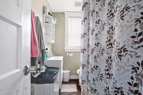 1614 Becker St, Schenectady, NY 12304 photo 8