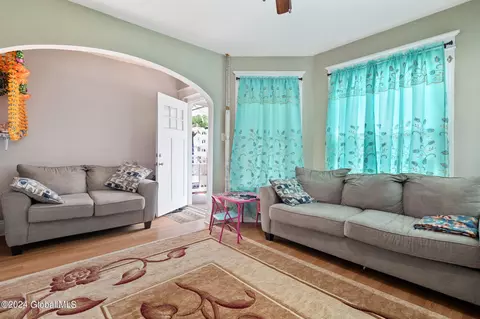 1614 Becker St, Schenectady, NY 12304 photo 4