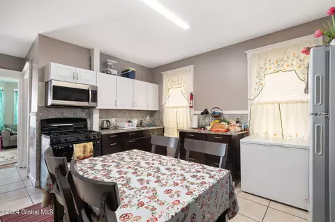 1614 Becker St, Schenectady, NY 12304 photo 5