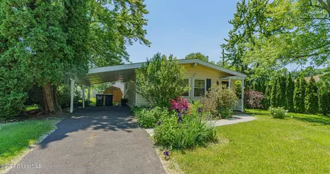 1 Harold Ave, Latham, NY 12110