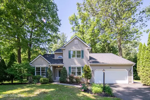 50 Orchardview Dr, Clifton Park, NY 12065