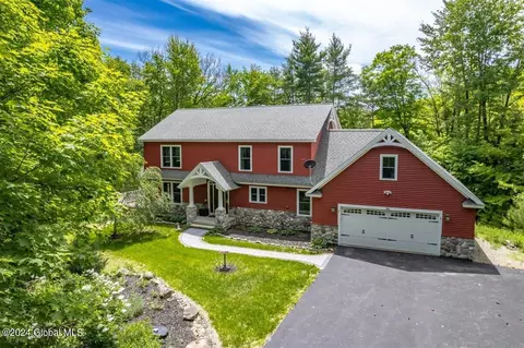 86 S Trout Lake Rd, Diamond Point, NY 12824