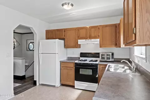 Kitchen - 18 Trinity Pl, Selkirk, NY 12158 photo 2 of 4