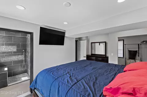 Bedroom - 18 Trinity Pl, Selkirk, NY 12158 photo 5 of 6