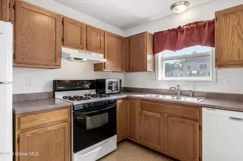 Kitchen - 18 Trinity Pl, Selkirk, NY 12158 photo 4 of 4