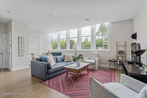 77 Van Dam St #305, Saratoga Springs, NY 12866