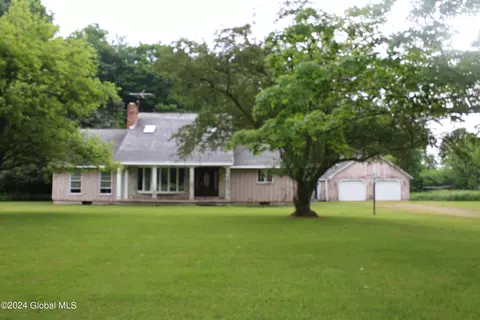 221 Ripley Rd, Amsterdam, NY 12010