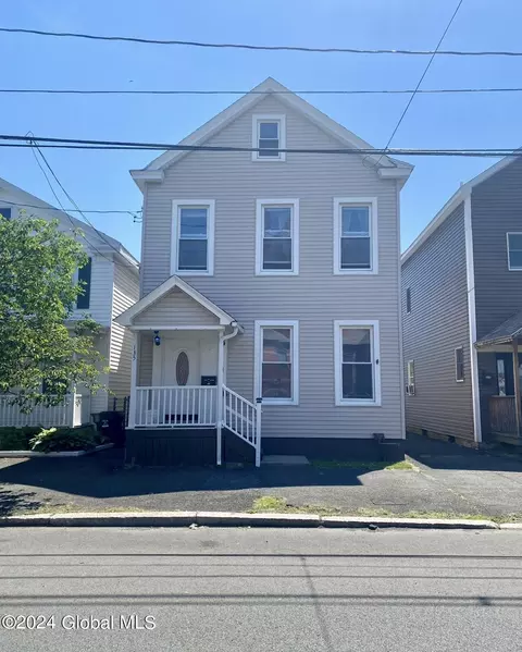 135 Hudson Ave, Green Island, NY 12183