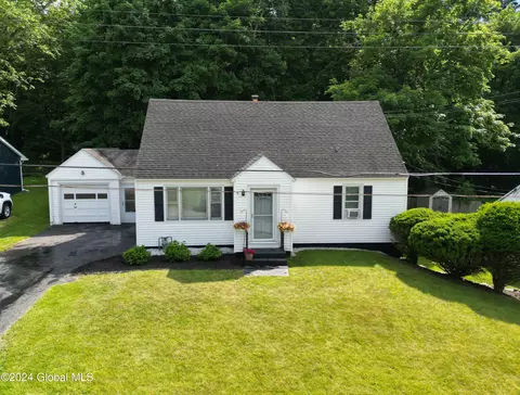11 Sanford Ave, Troy, NY 12180