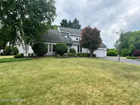 83 Iroquois Trl, Slingerlands, NY 12159