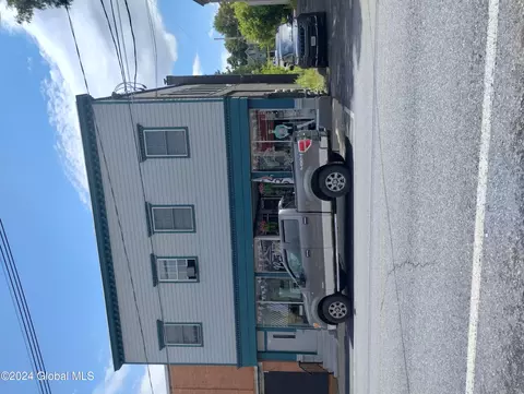 106 Montcalm St, Ticonderoga, NY 12883