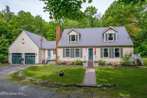 27 Fire Tower Rd, Petersburgh, NY 12138