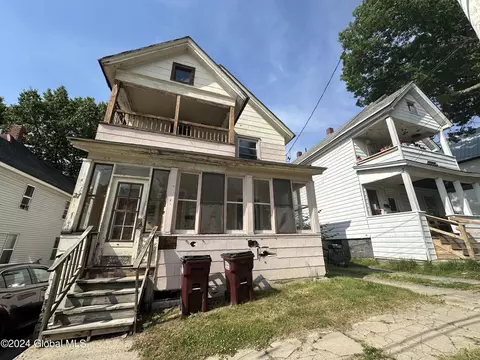 27 Steele Ave, Gloversville, NY 12078