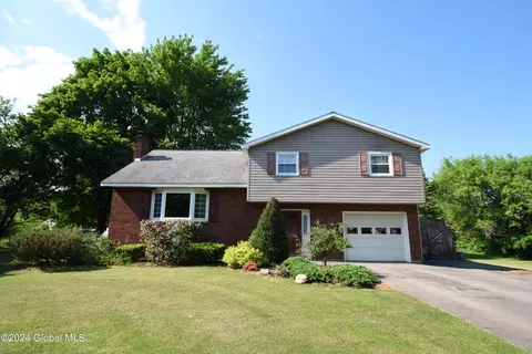 123 Oak Ridge Dr, Glenville, NY 12302