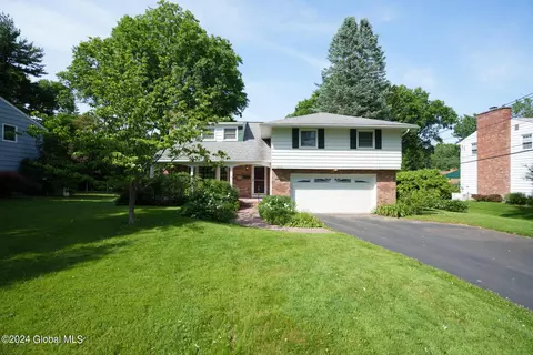 2529 Hilltop Rd, Niskayuna, NY 12309