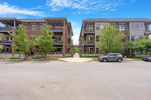 30 Whistler Ct #116, Saratoga Springs, NY 12866