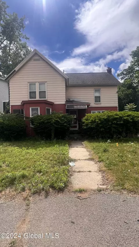 1044 Helderberg Ave, Schenectady, NY 12306
