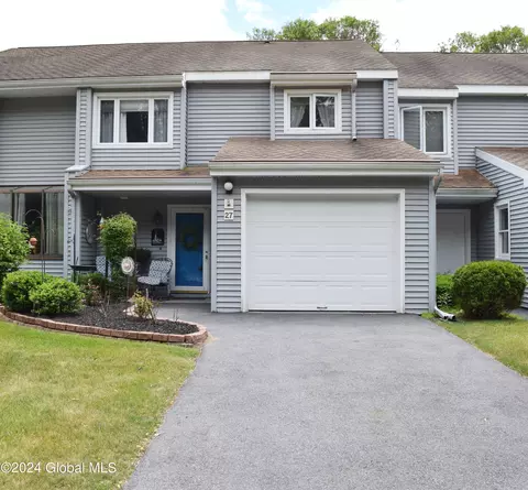 27 Winners Cir, Saratoga Springs, NY 12866