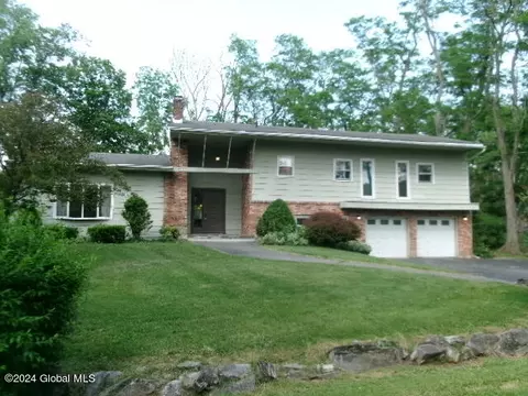 110 Walnut Pl, Schoharie, NY 12157
