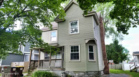 18 Garfield St, Glens Falls, NY 12801