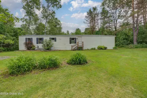 136 Brower Rd, Gloversville, NY 12078
