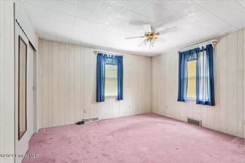 Bedroom - 4 Echo Dr, Schenectady, NY 12306 photo 5 of 6