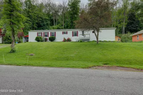 20 Mergner Rd, Fort Johnson, NY 12070