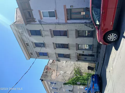 26 Trinity Pl, Albany, NY 12202
