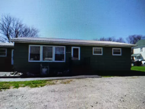 60 Highland St, Ticonderoga, NY 12883
