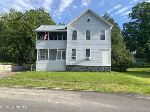 185 Cliff St, Canajoharie, NY 13317