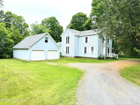 9 Myrtle Ave, Cambridge, NY 12816