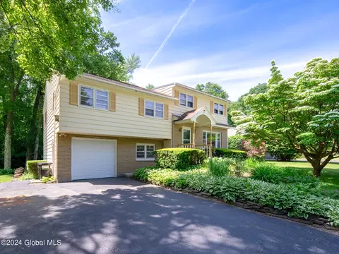 12 Marjon Ave, Glenville, NY 12302