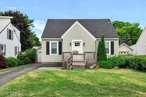 1330 Rosewood Ave, Rotterdam, NY 12306
