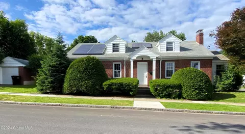 27 Detroit Ave, Troy, NY 12180