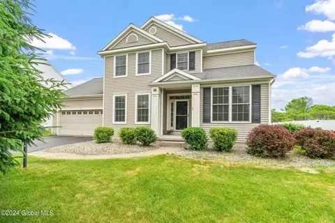 10 Surrey Dr, Ballston Lake, NY 12019